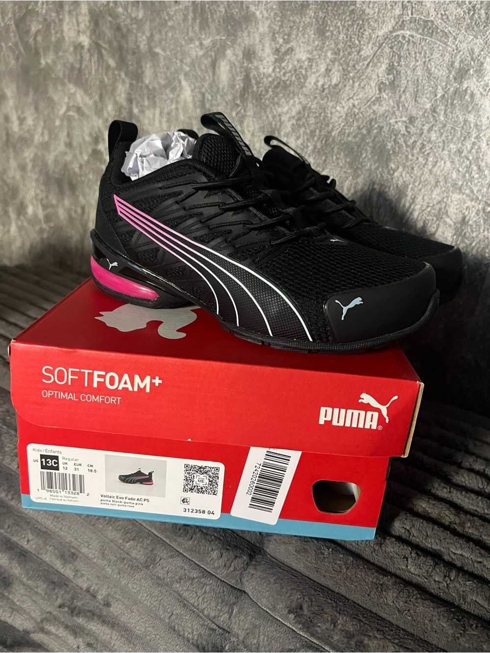 Puma Kids Black and Pink Athletic Sneakers new in box size 13